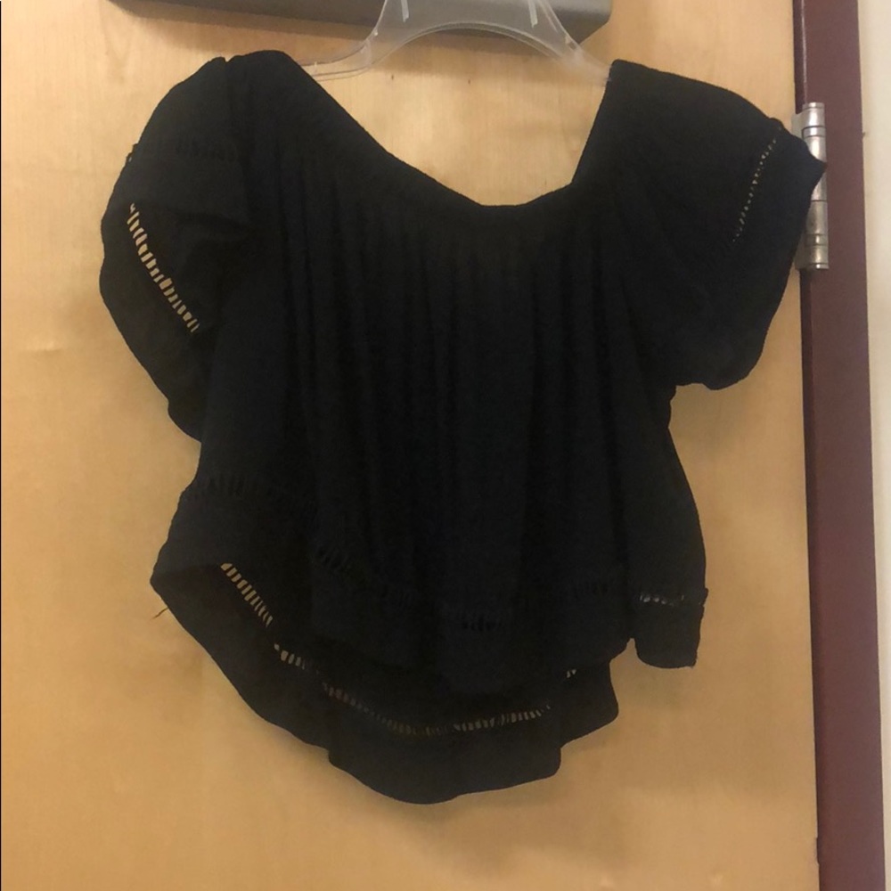 Junior’s Over the Shoulder Crop Top